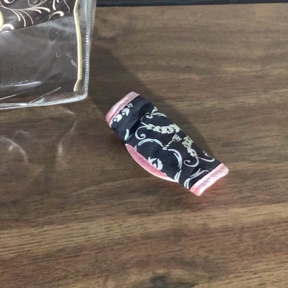 Baby Bella Maya - super cute car seat cover - Luxury baby - satin pink & ruffles - Picture 5 of 8